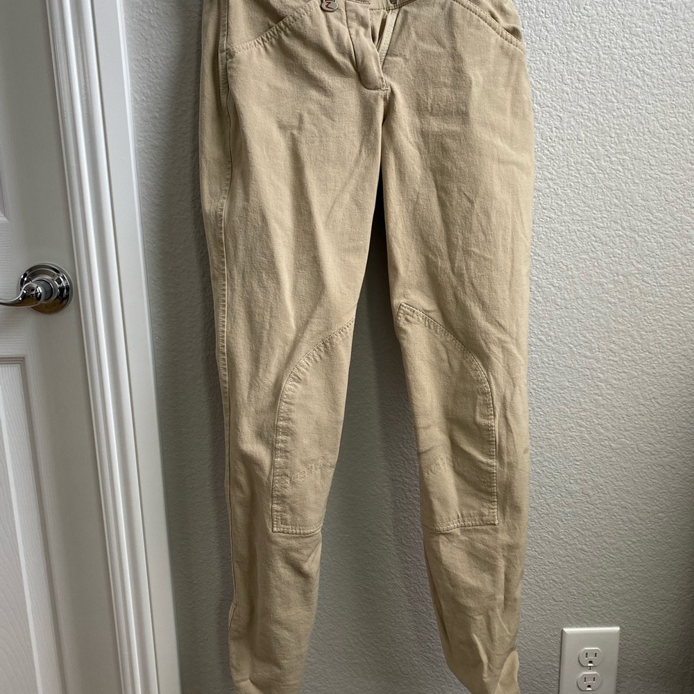 Horze breeches. Velcro closure at ankle